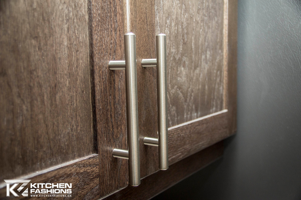 Home design - transitional home design idea in Toronto