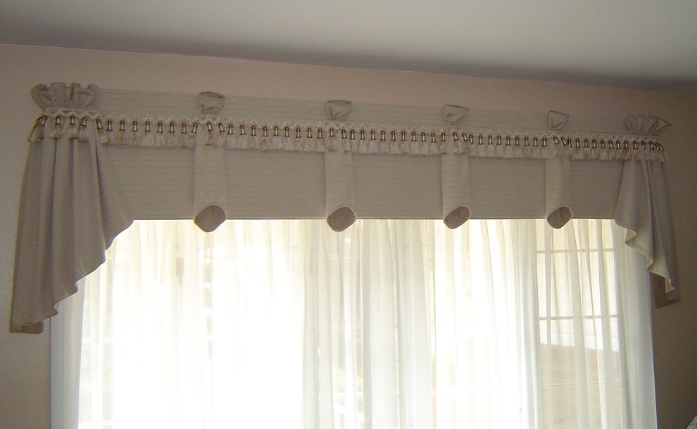 Inspiration for a transitional home design remodel in Chicago
