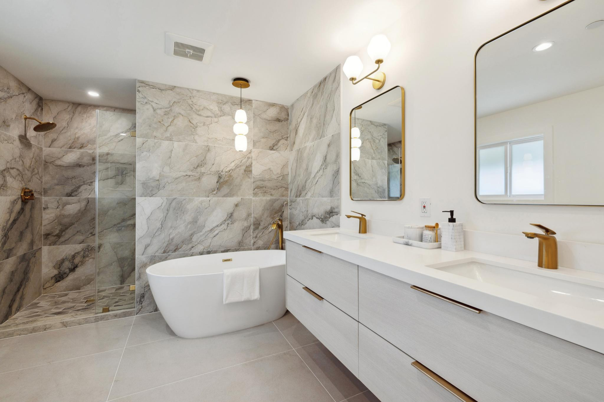 HOME STAGING