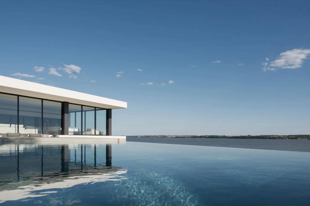 Вилла на берегу залива