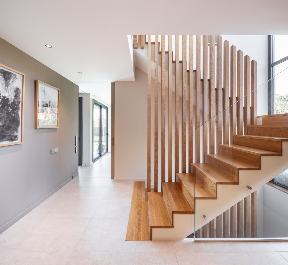 Diseño de escalera minimalista grande