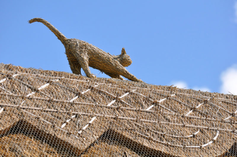 Cat Thatch Straw Animal, Ornanments & Finial Traditional Cambridgeshire by Dodson Bros