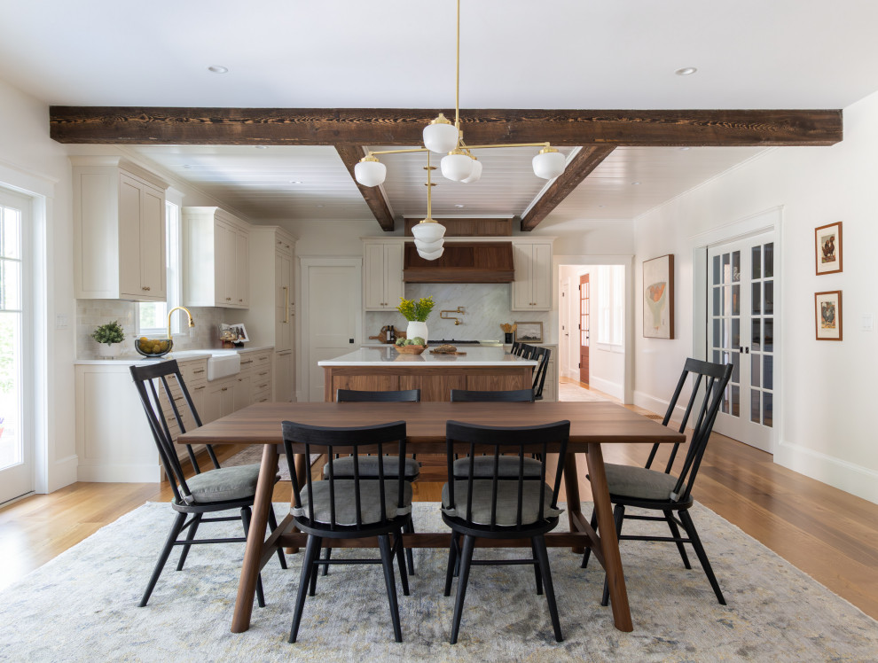 Cottage dining room photo in Boston
