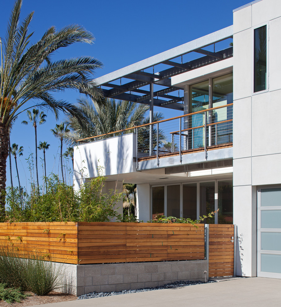 Photo of a contemporary house exterior in San Diego.