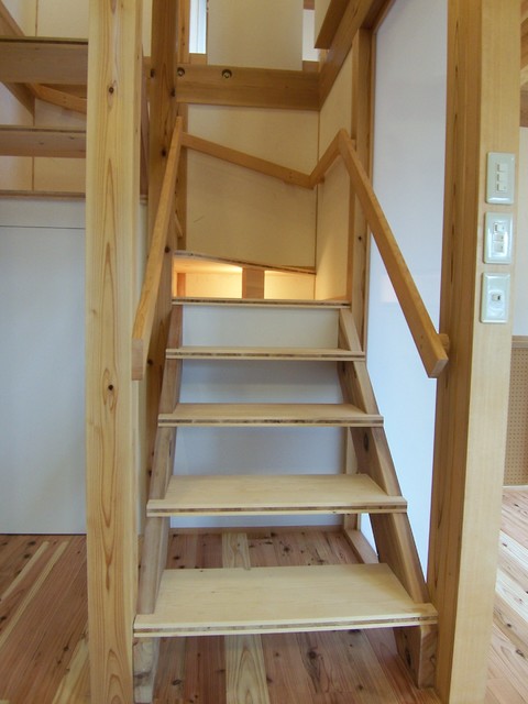 緑が丘の家 japonais-escalier