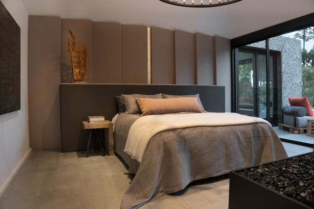 Pebble Beach Residence 2.0 modern-schlafzimmer