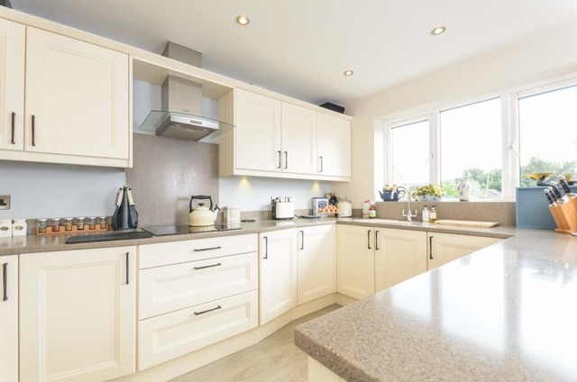 Malham painted Ash modern-koek