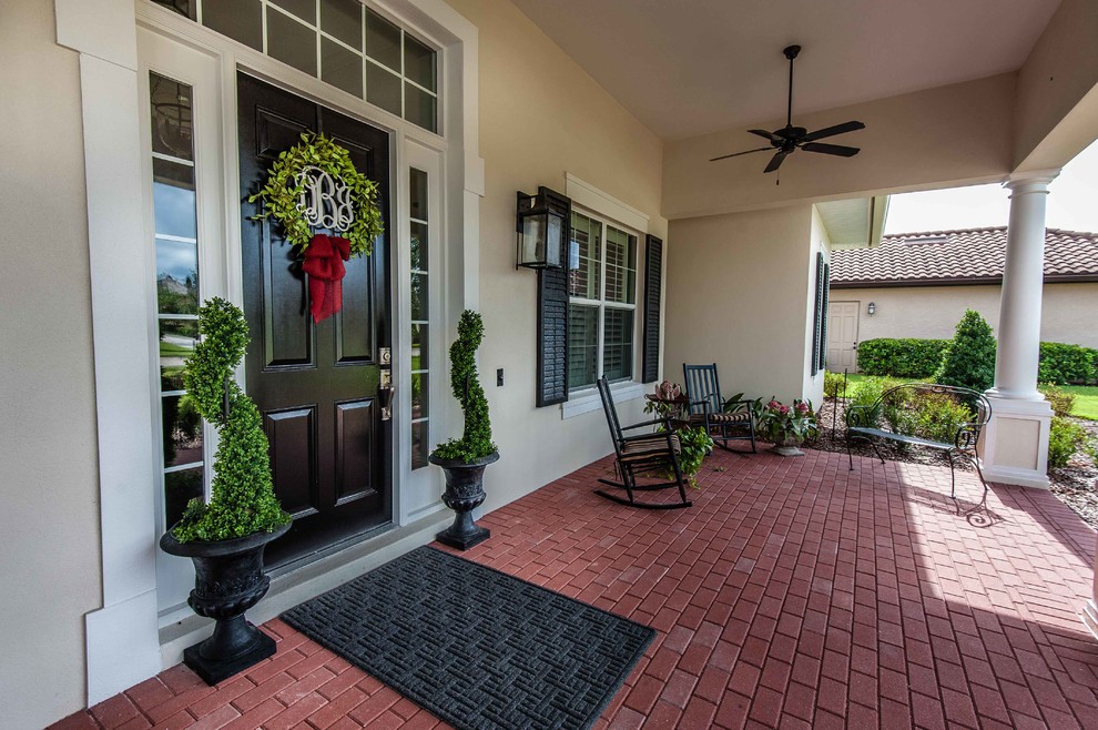 This is an example of a traditional entryway in Orlando.