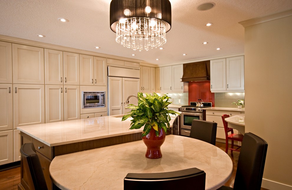 Inspiration for a transitional kitchen remodel in Calgary
