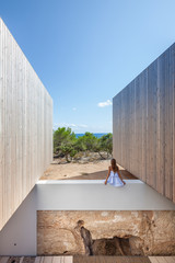 Lujo sobrio y vistas de infarto en una casa en Formentera