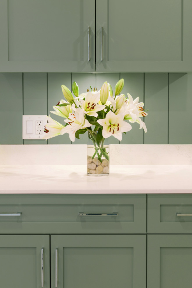 Home design - transitional home design idea in Vancouver