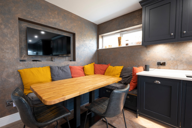 The cosy dining area fusion-kitchen