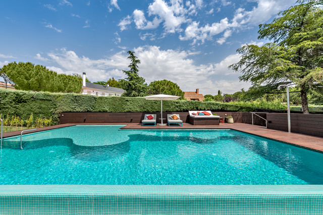 Construcci&oacute;n de piscina de vivienda unifamiliar contemporary-pool