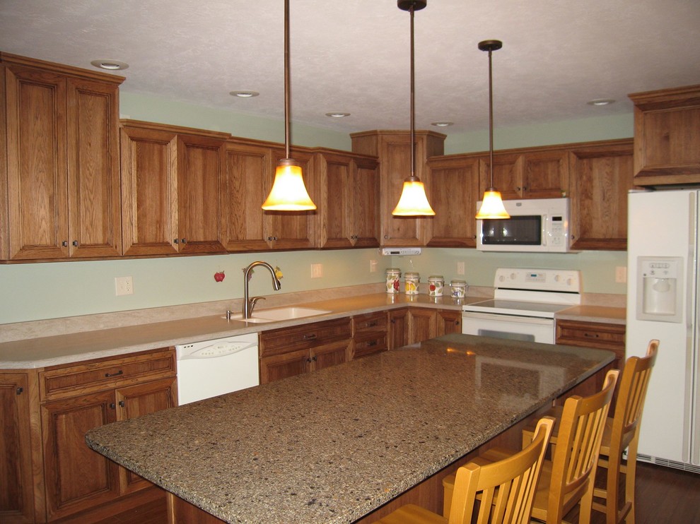 Corian Tumbleweed And Cambria Ashford Traditional Kitchen