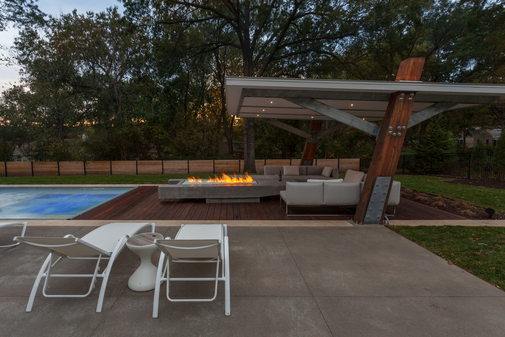 Design ideas for a contemporary rectangular pool in Kansas City.
