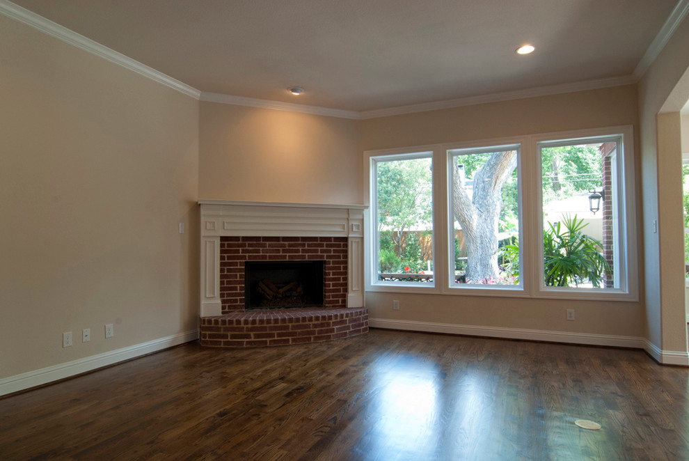 Elegant home design photo in Dallas