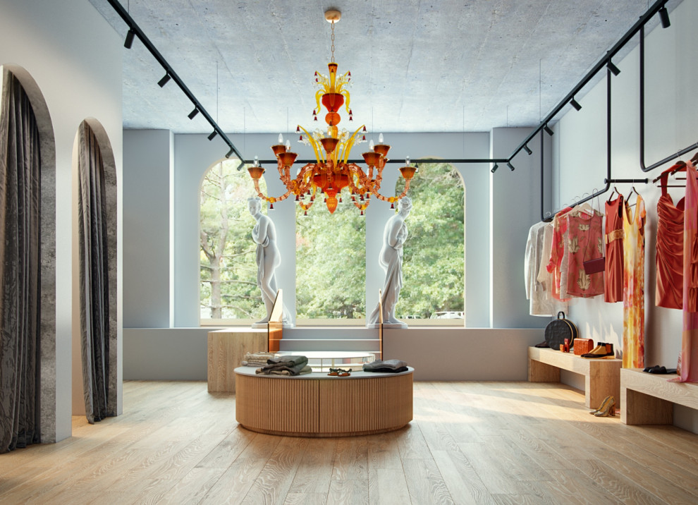 Интерьер шоурума женской одежды в центре Москвы