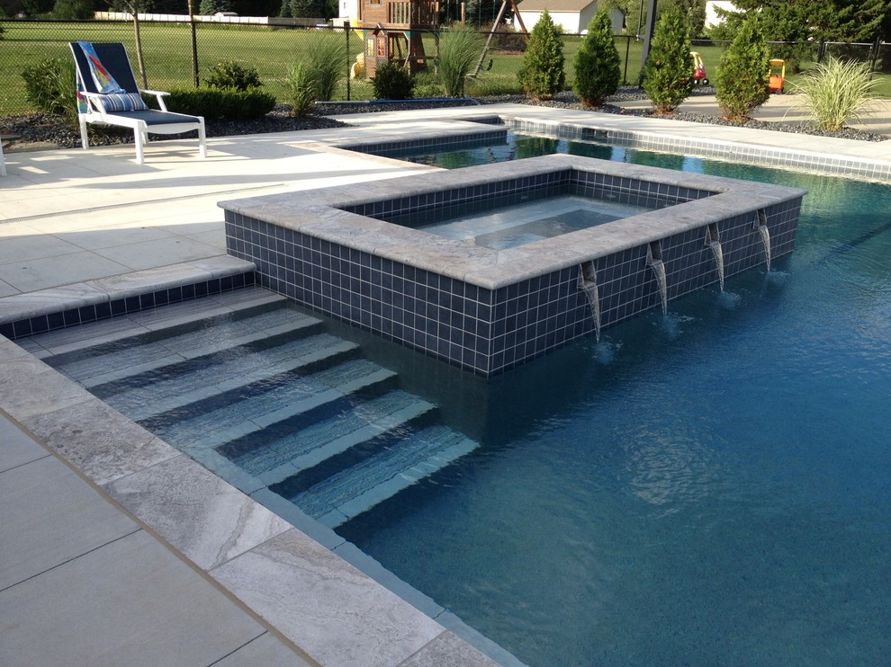 Trendy pool photo in Detroit
