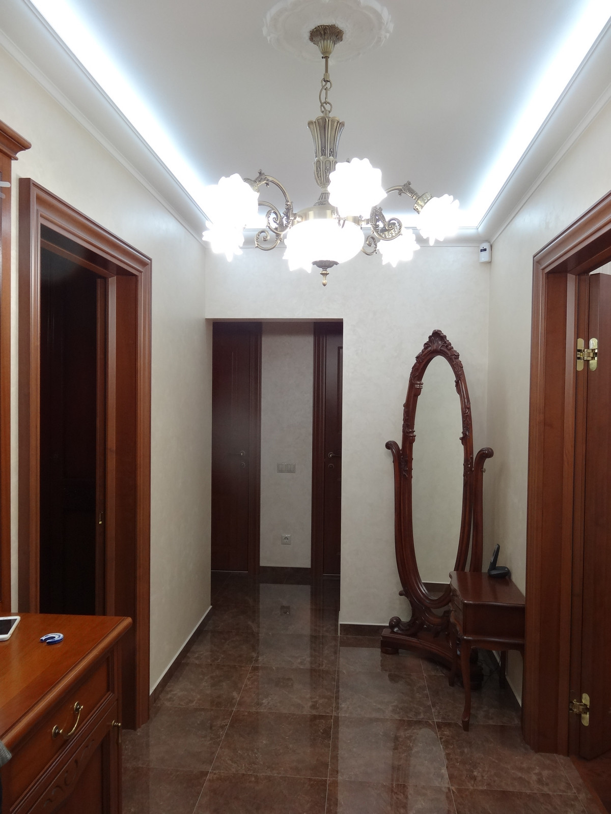 Квартира в классическом стиле. Холл.