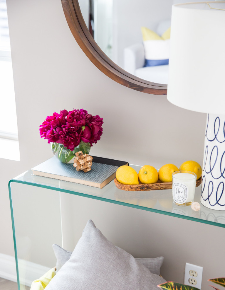 Entryway - contemporary entryway idea