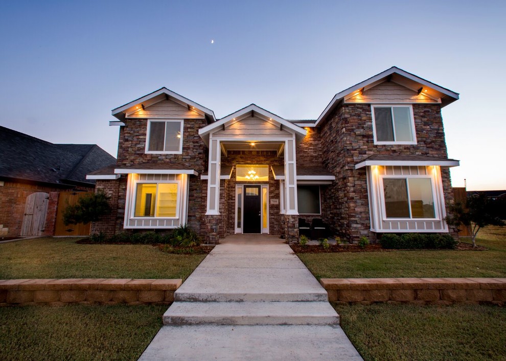 Home design - transitional home design idea in Austin