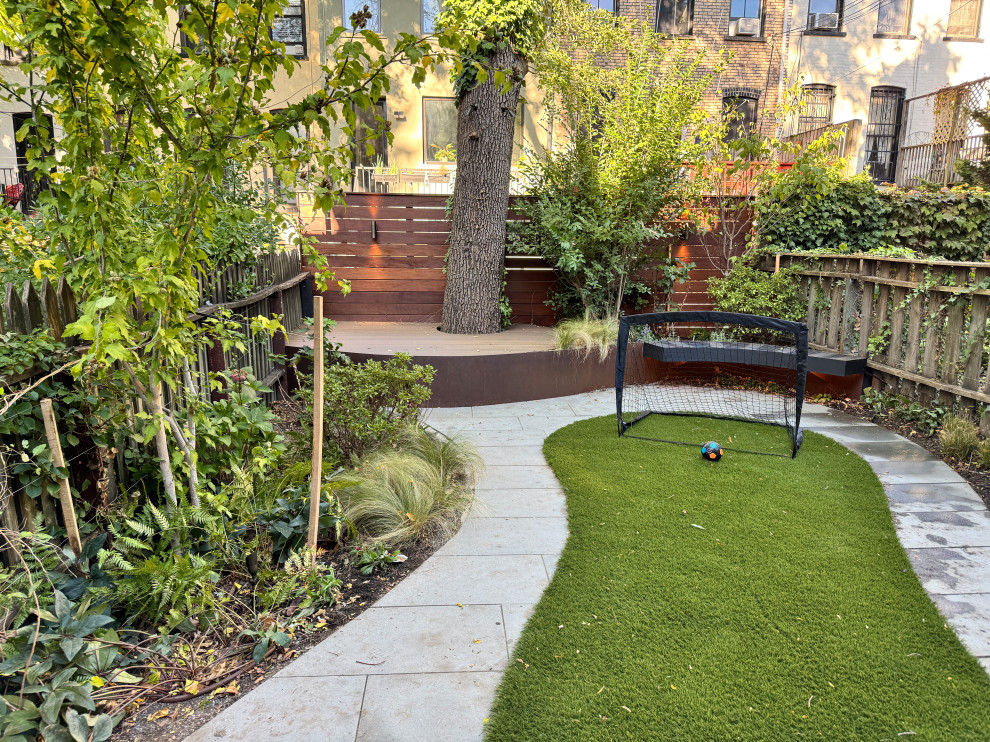 Park Slope curvy garden