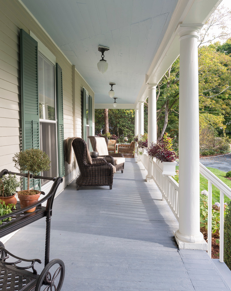 Design ideas for a traditional verandah in Providence.