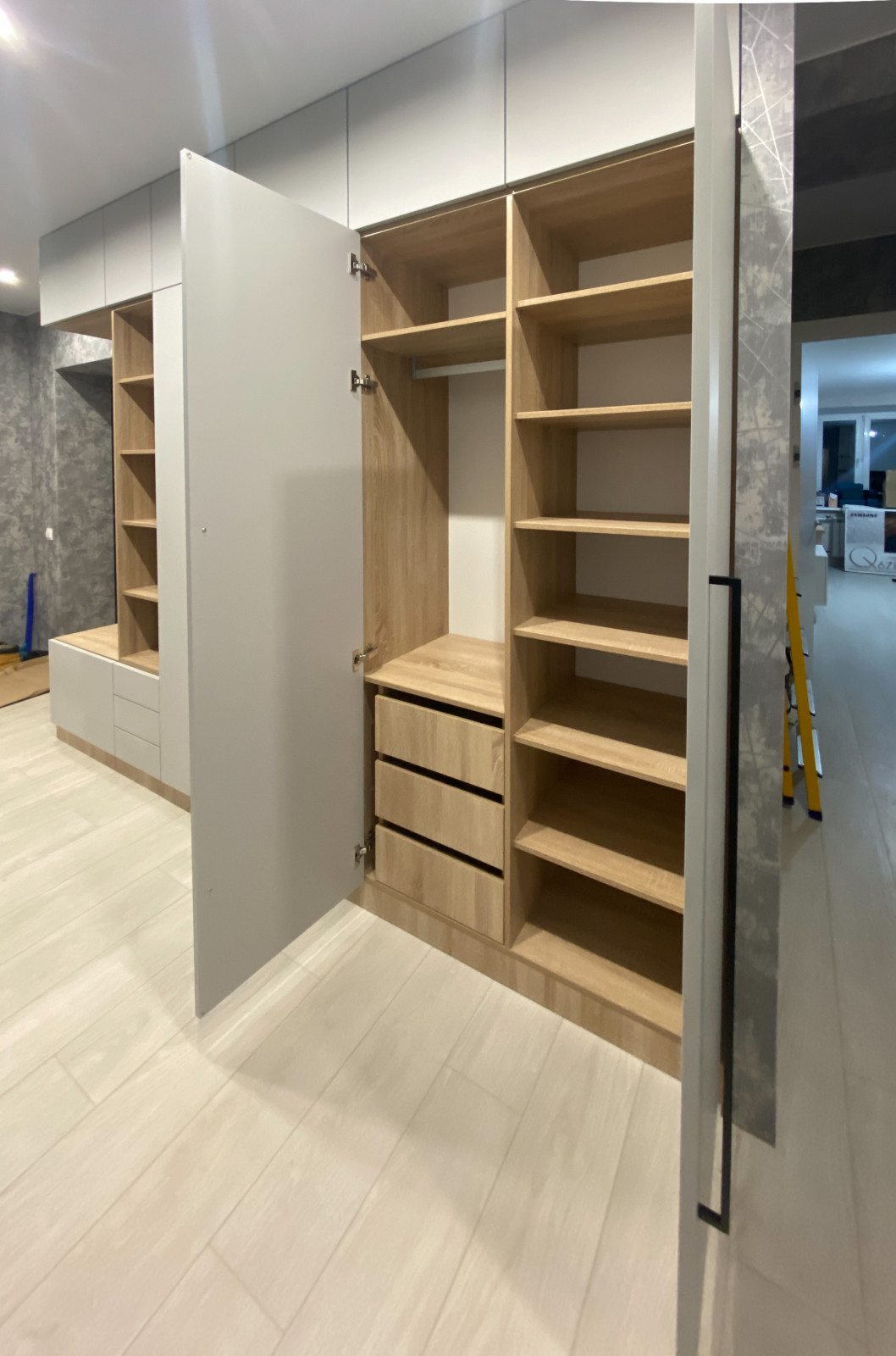 Шкафы в прихожую и спальню