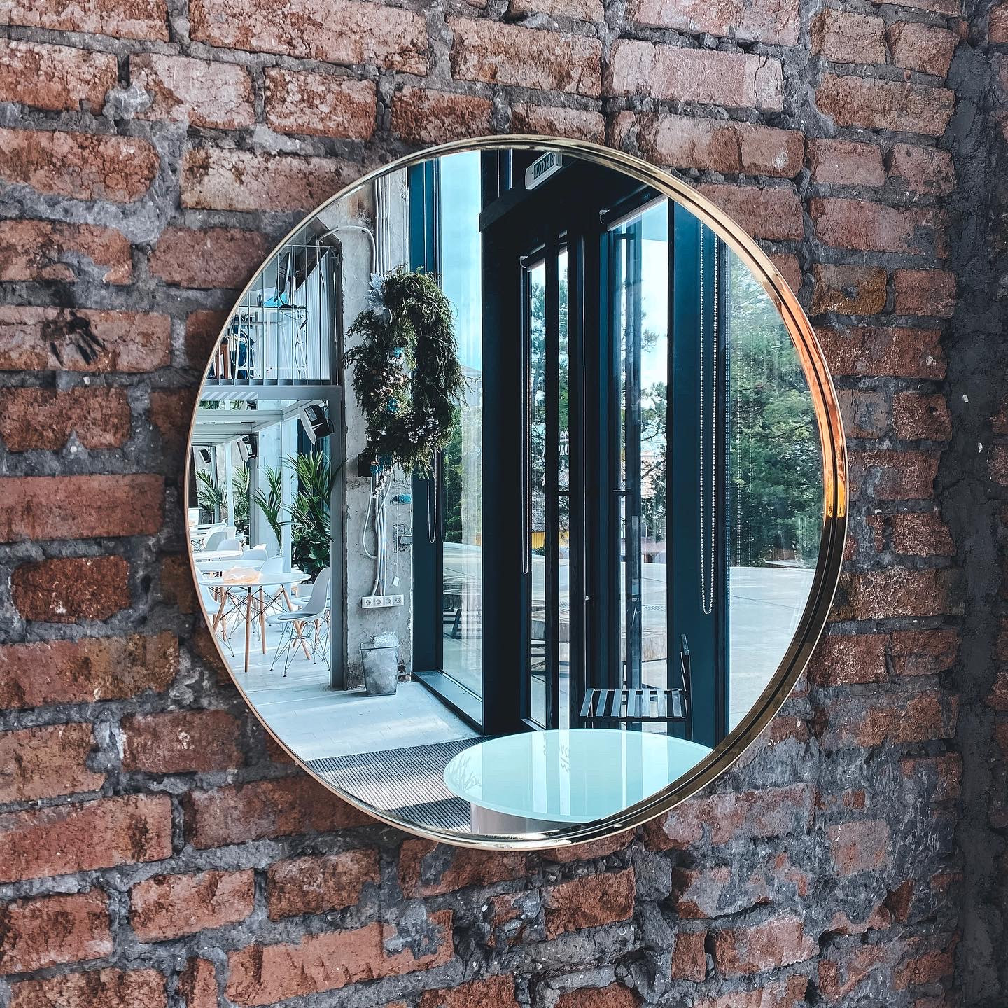 Латунное зеркало