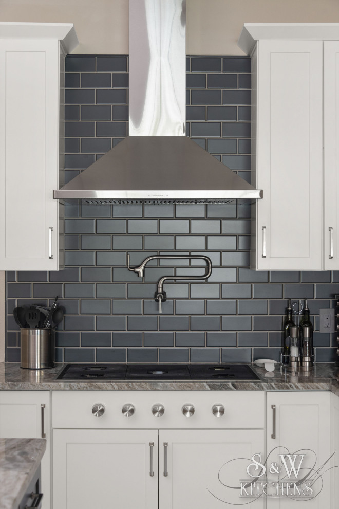 Inspiration for a transitional kitchen remodel in Orlando
