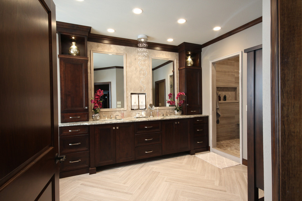 Home design - transitional home design idea in Milwaukee