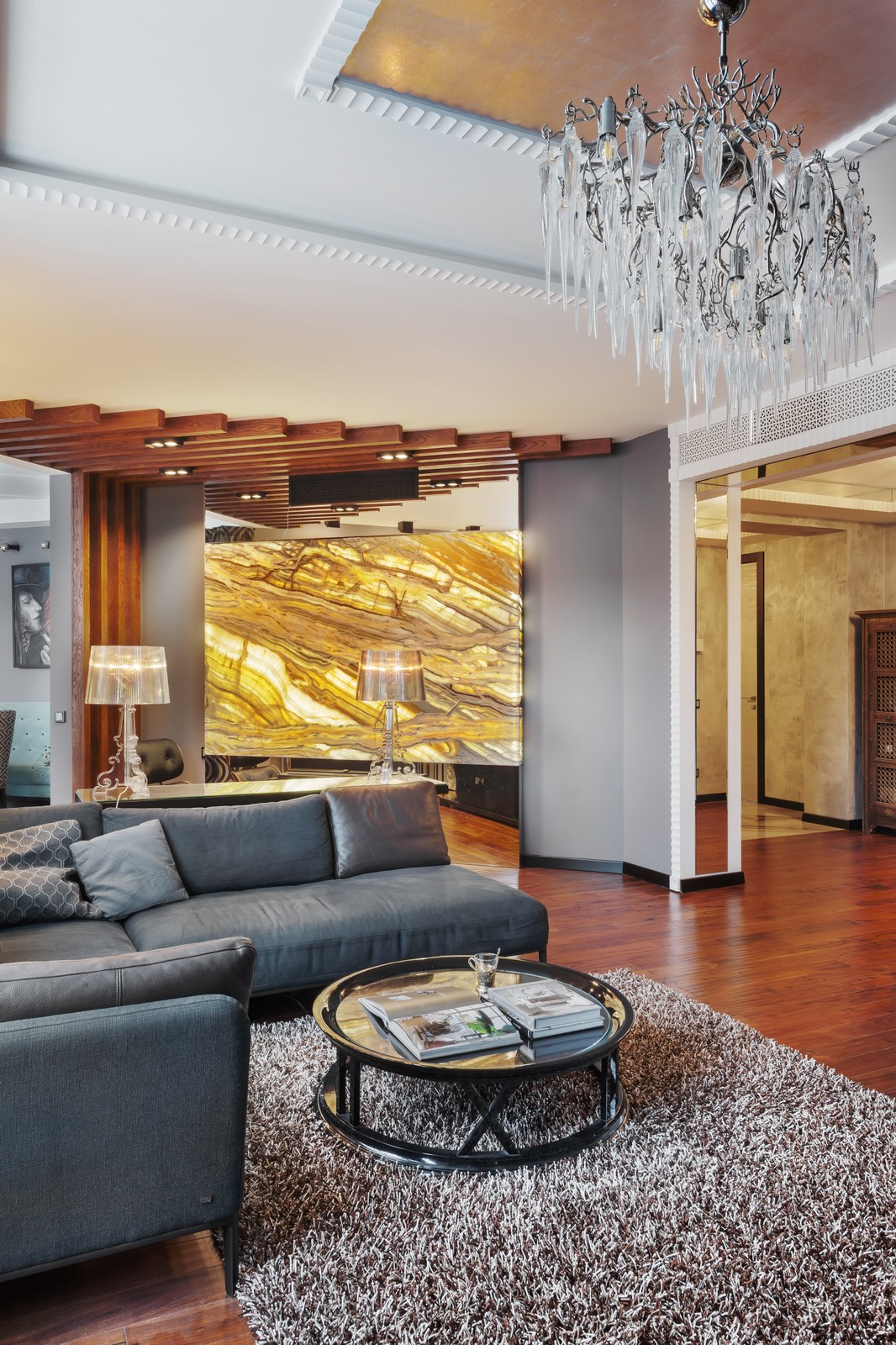 6 картин и 1 граффити