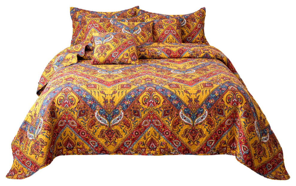Tache Festive Holly and the Ivy Floral Reversible Beige Red Quilt Bedspread Set