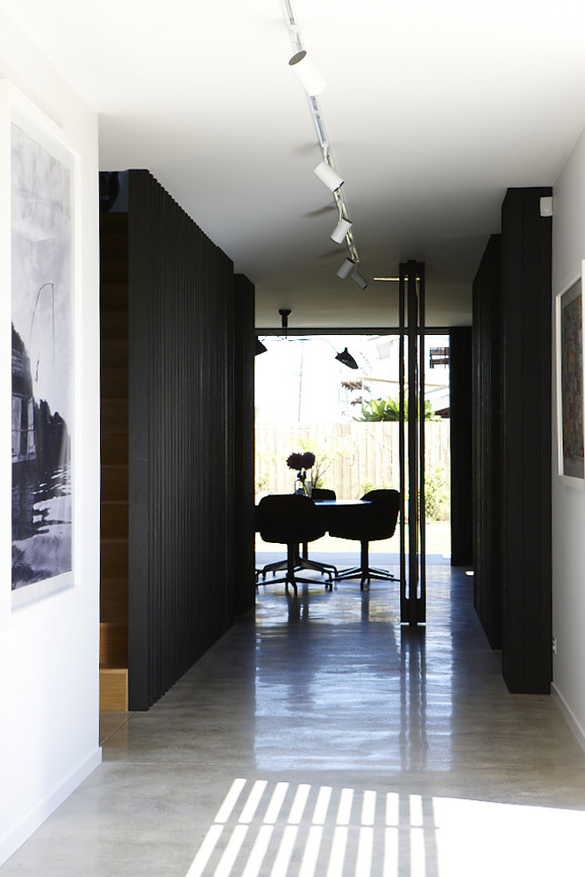 Inspiration for a contemporary hallway in Auckland.