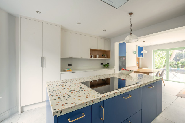 Colour Splash Kitchen modern-kitchen