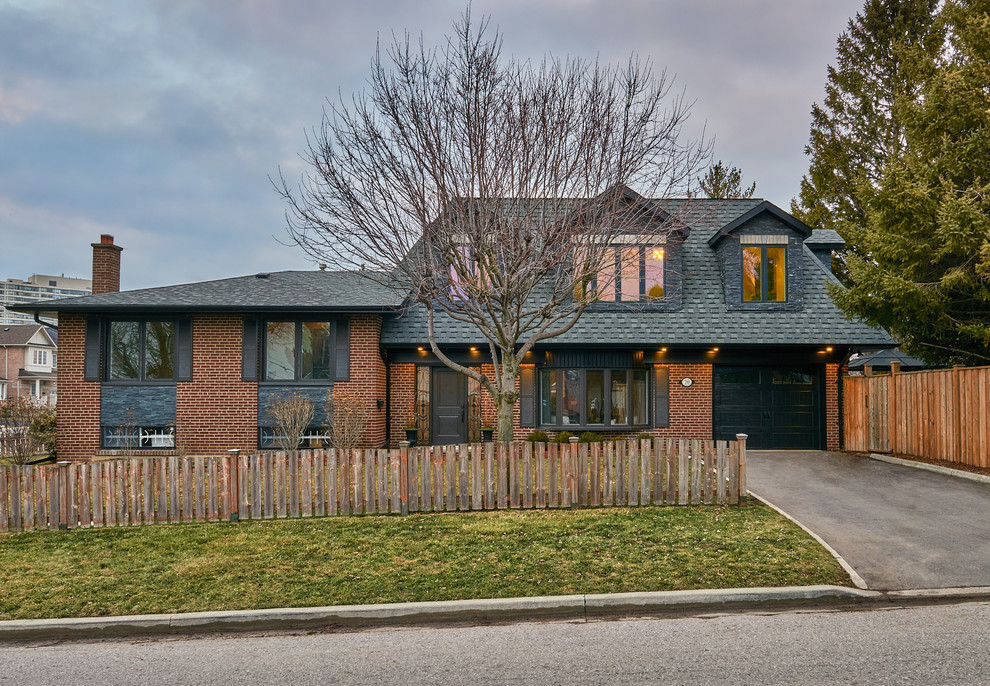 Home design - transitional home design idea in Toronto
