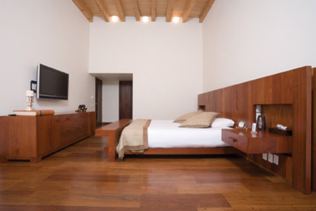 Design ideas for a contemporary bedroom in Mexico City.