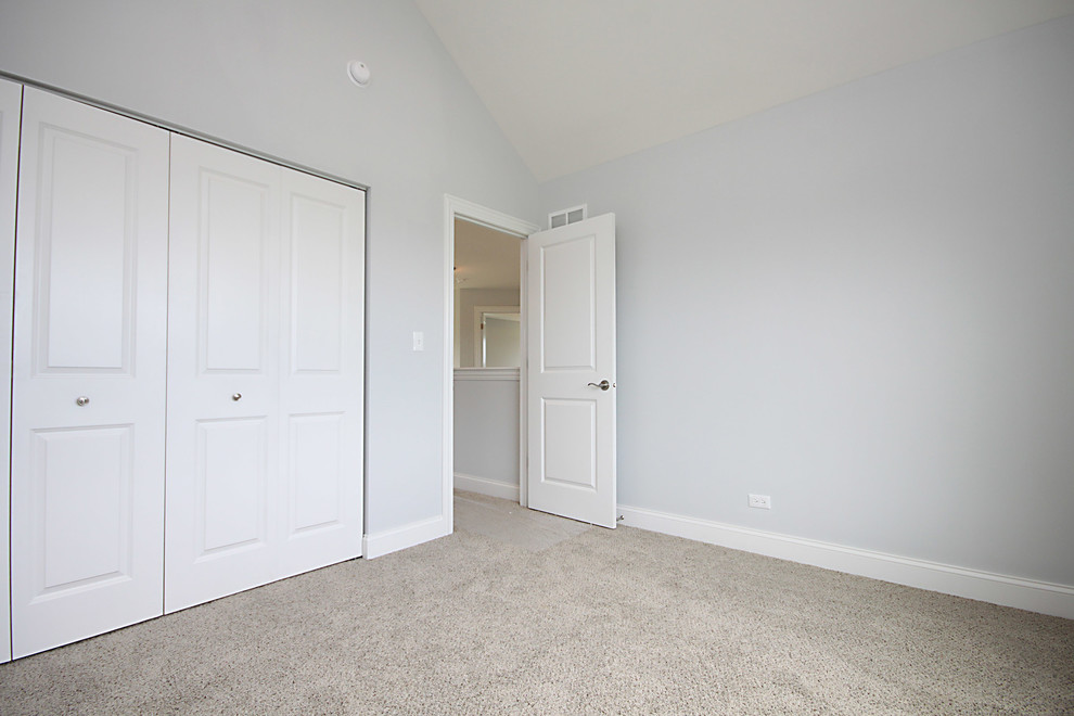 Inspiration for a transitional home design remodel in Chicago