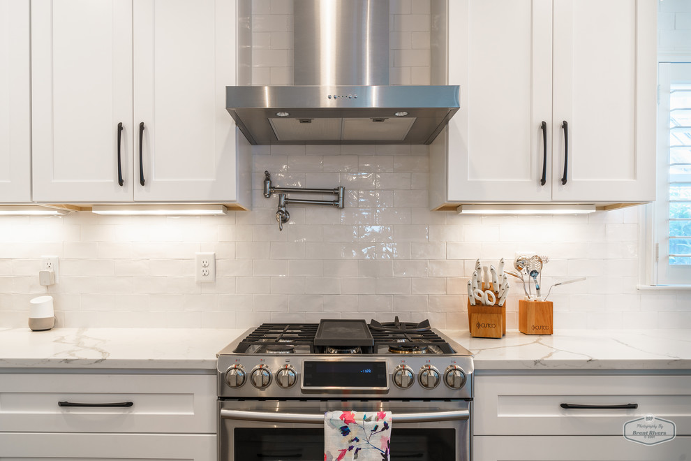 Inspiration for a timeless kitchen remodel in Atlanta