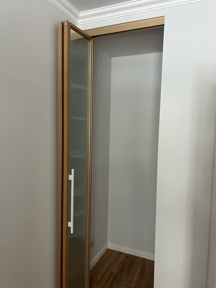 Складные подвесные двери для гардеробной