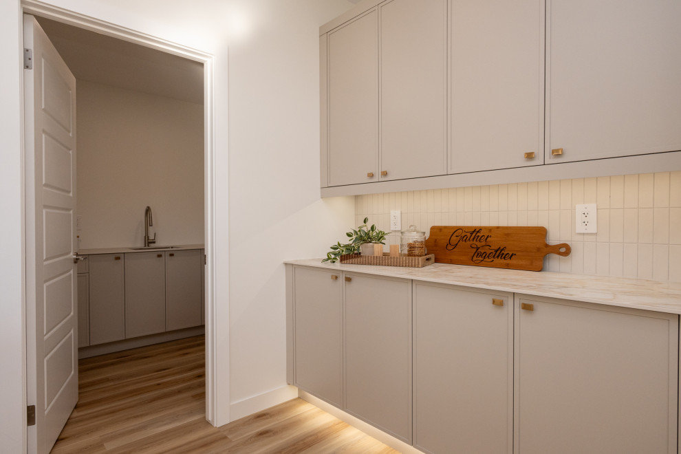 Kitchen - transitional kitchen idea