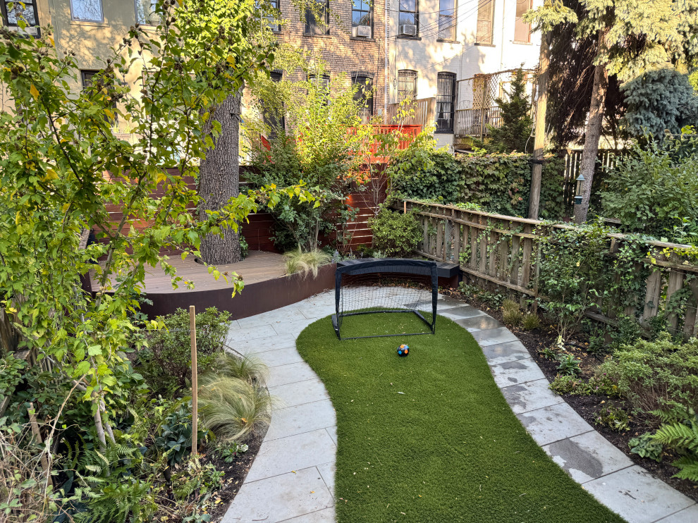 Park Slope curvy garden