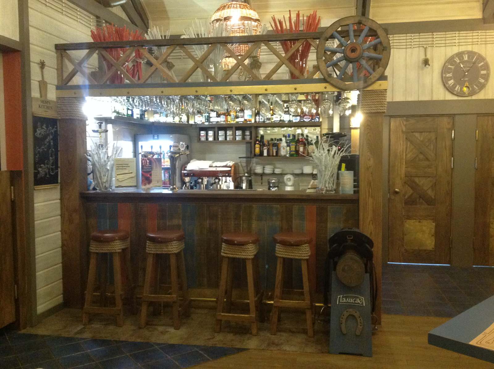 Интерьер ресторана Палисад