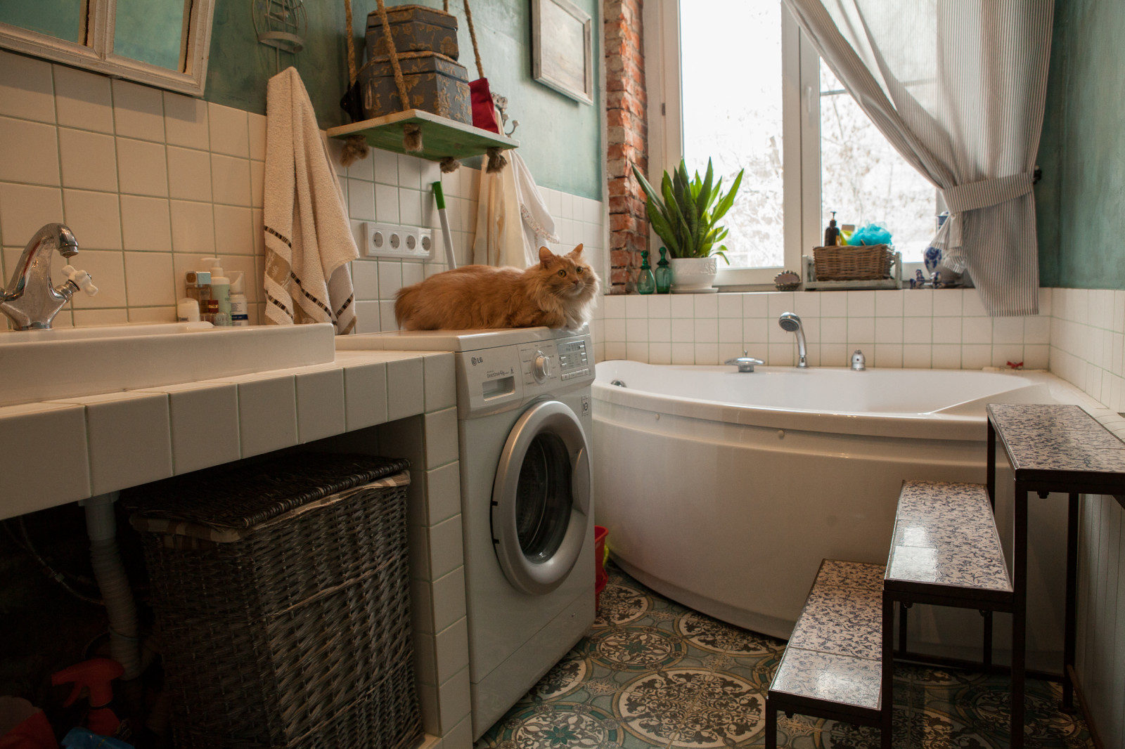 КВАРТИРА С 7 ОКНАМИ 2. ФОТО СЕРГЕЙ КОМЯГИН