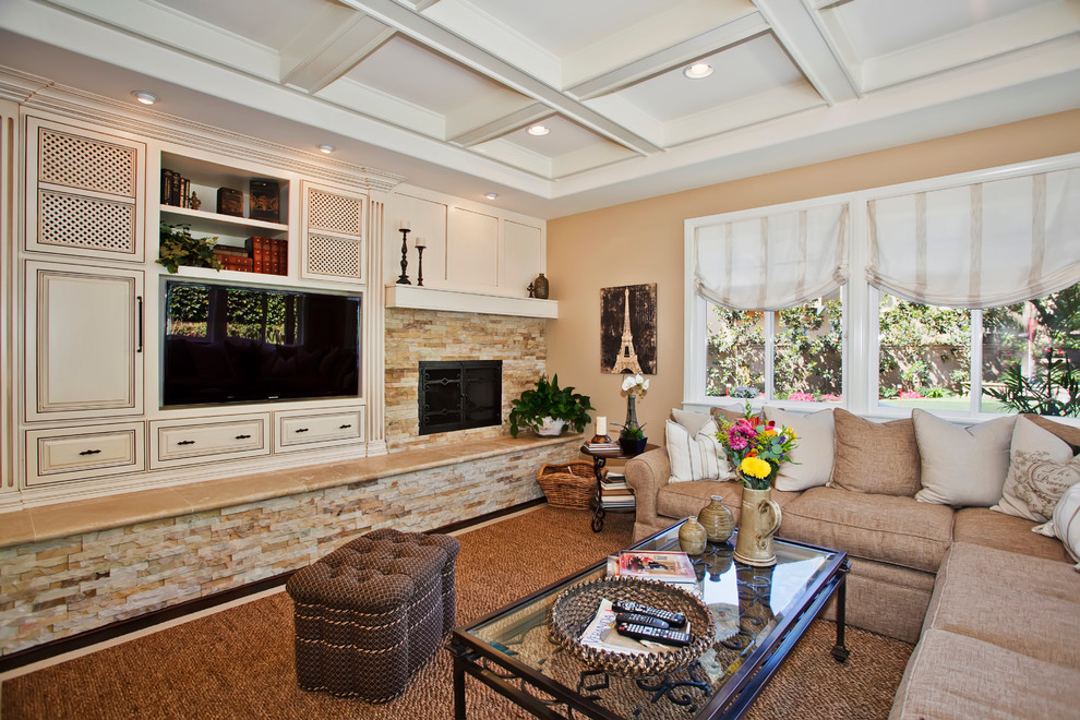 Traditional family room in San Diego.