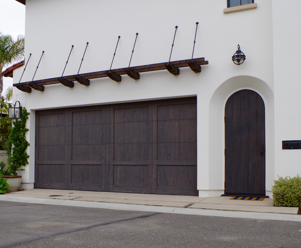 Photo of a large country attached three-car garage in Orange County.