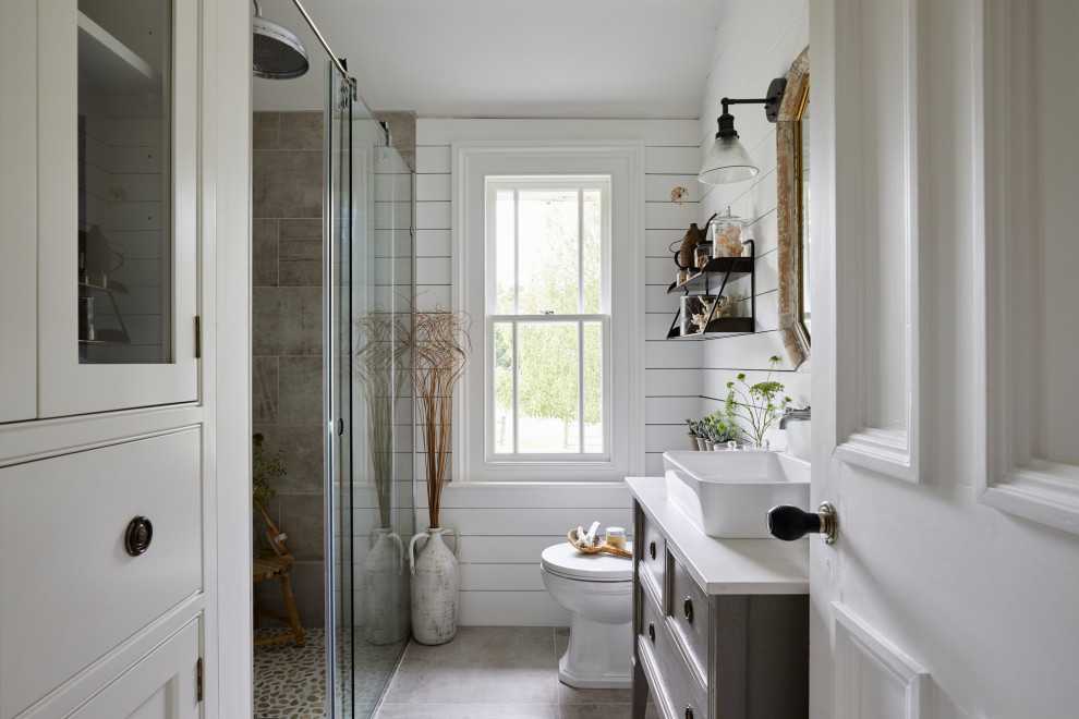 Cosy High-End Bathroom Remodel with Shiplap Feature
