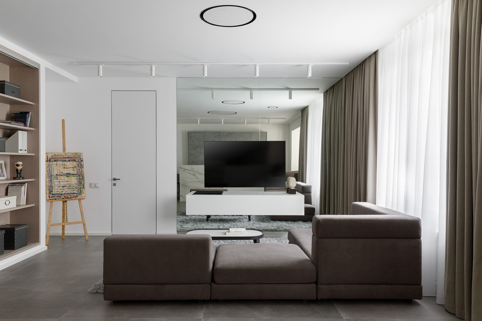 Квартира для студентки, ЖК Смольный