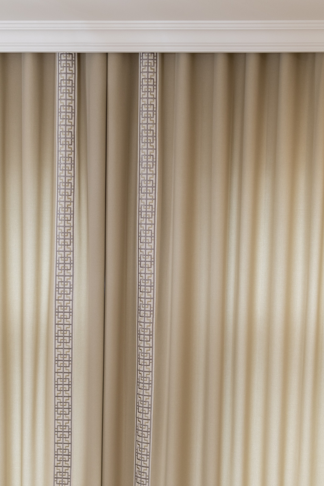 Шторы в спальне