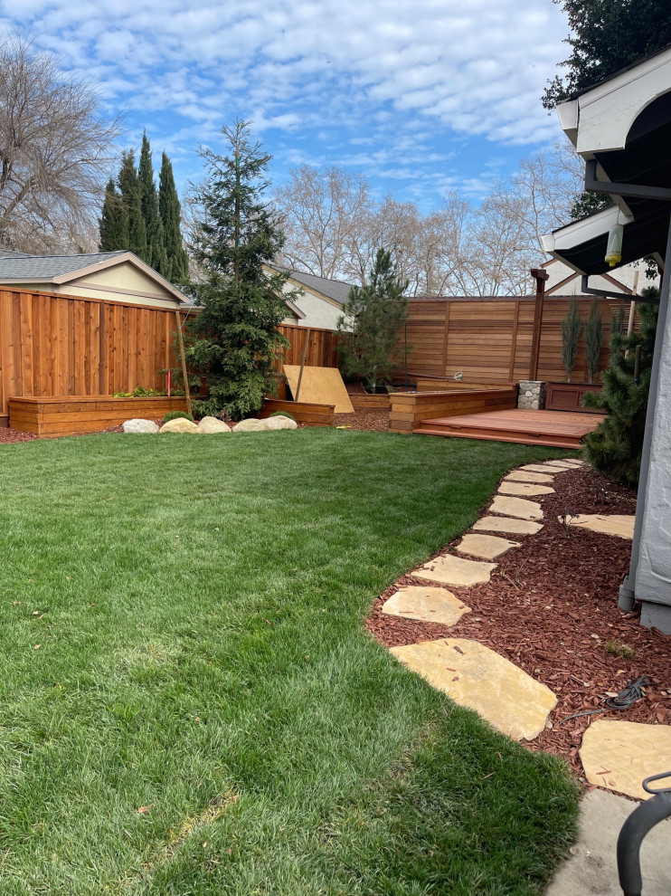 Outdoor Kitchen & Deck